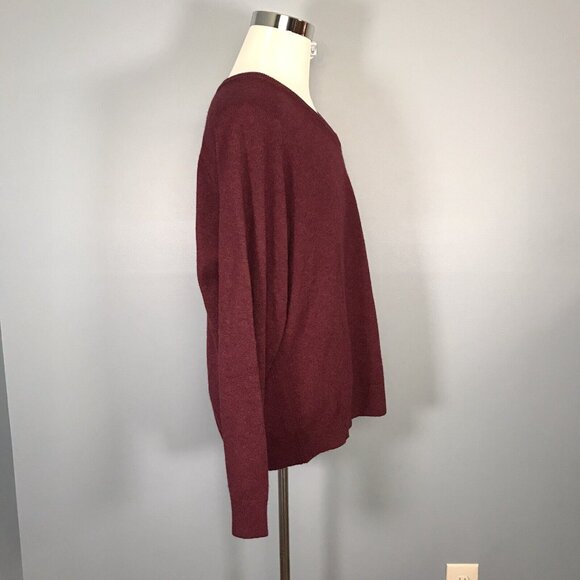 L.L. Bean Mens Solid Burgundy V-Neck Sweater XL Extra Large 100% Lambswool - Picture 2 of 8
